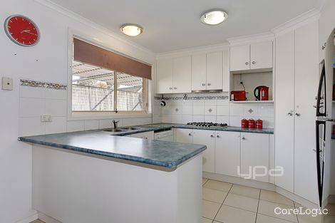 Property photo of 18 Jamieson Close Roxburgh Park VIC 3064