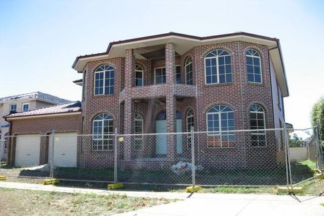 6 Landsbourgh Ave, Taylors Lakes, VIC 3038