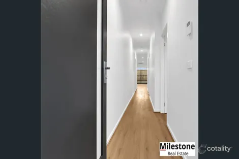 Property photo of 5 Councillor Drive Weir Views VIC 3338