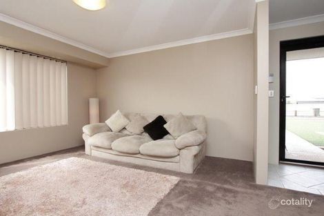 Property photo of 15 Jordan Place Wattle Grove WA 6107