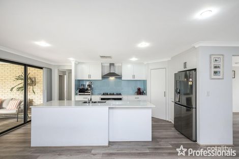 Property photo of 24 Claridge Circle Thornlie WA 6108
