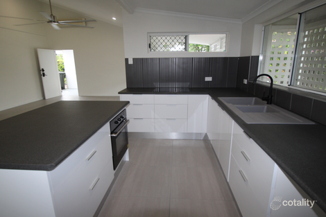Property photo of 4/12-14 Ireland Crescent Whitfield QLD 4870