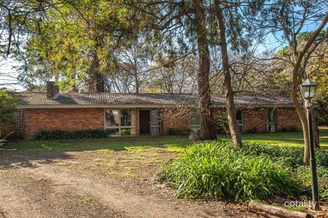 15 Pine Rd, Mooroolbark, VIC 3138