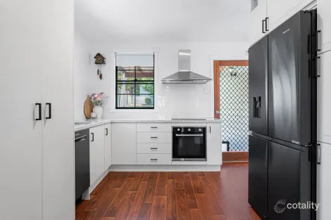 Property photo of 64 Boxgrove Avenue Wynnum QLD 4178