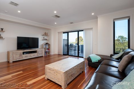 Property photo of 32 Diamond Boulevard Greensborough VIC 3088