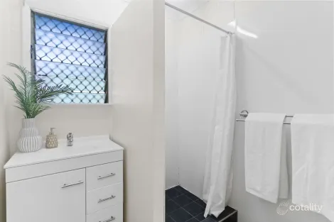 Property photo of 1/38 Clifton Road Clifton Beach QLD 4879