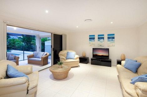 4 Fulmar Cres, Banksia Beach, QLD 4507