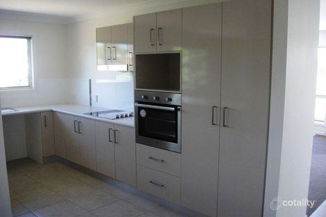 4 Bowlers Dr, Southside, QLD 4570