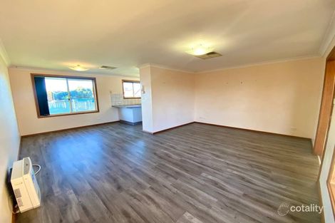 Property photo of 19 Ebelina Crescent Parkes NSW 2870