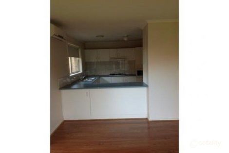 Property photo of 40 Chirnside Road Berwick VIC 3806