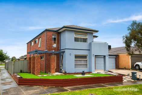 Property photo of 18 Tattle Grove Cranbourne East VIC 3977