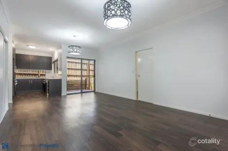 Property photo of 5/126 Long Street Centenary Heights QLD 4350