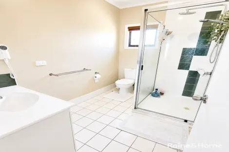 Property photo of 3 Flinders Parade Gladstone Central QLD 4680