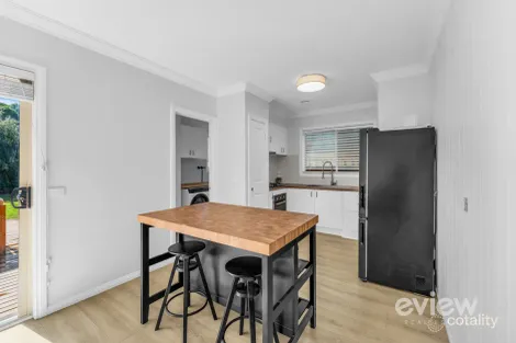 Property photo of 28 Ruby Place Werribee VIC 3030
