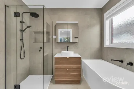 Property photo of 28 Ruby Place Werribee VIC 3030