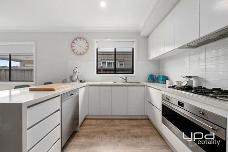 Property photo of 27 Kyeamba Circuit Bacchus Marsh VIC 3340