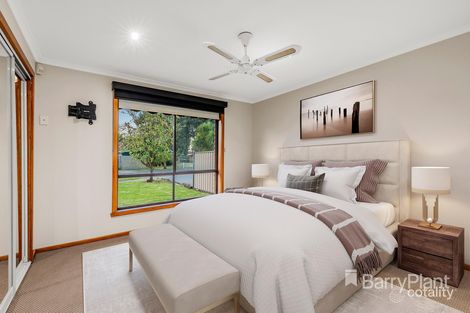 Property photo of 3 Von Nida Court Mill Park VIC 3082