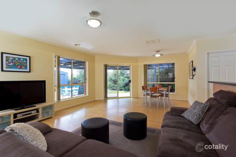 Property photo of 33 Cassandra Crescent Epsom VIC 3551