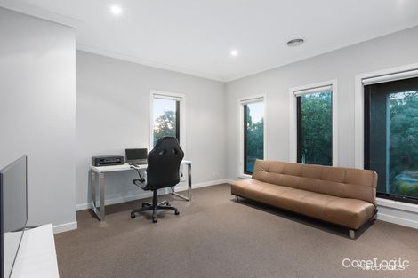 Property photo of 32 Lyndhurst Crescent Box Hill North VIC 3129