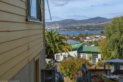 9 Malunna Rd, Lindisfarne, TAS 7015