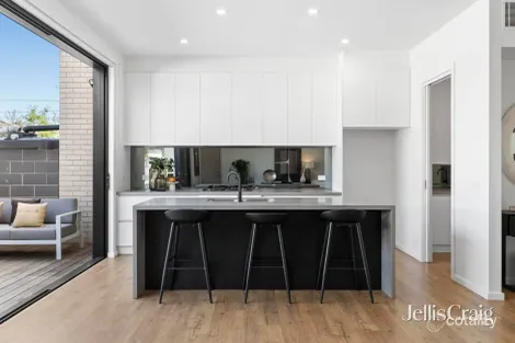 Property photo of 211 Tramway Parade Beaumaris VIC 3193