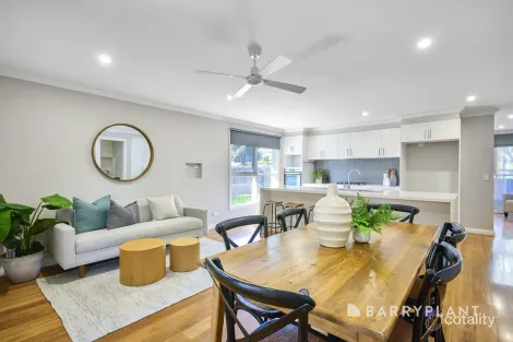 Property photo of 71 Dryden Concourse Mooroolbark VIC 3138