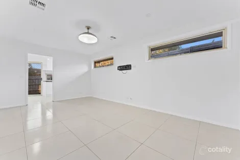 Property photo of 42 Orama Avenue Carrum Downs VIC 3201