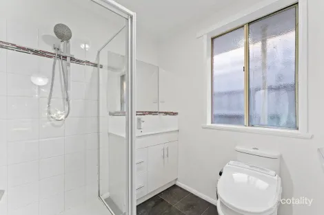 Property photo of 42 Orama Avenue Carrum Downs VIC 3201