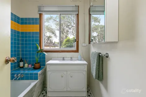 Property photo of 10 Foley Avenue Preston VIC 3072