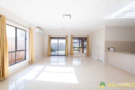 Property photo of 10 Nantha Way Brookfield VIC 3338