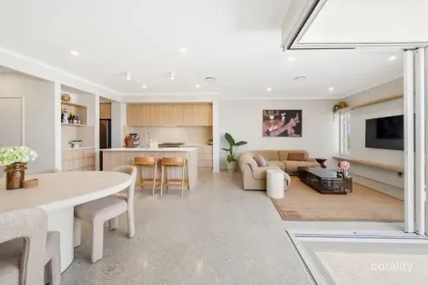 Property photo of 39 Seasome Avenue Sandgate QLD 4017