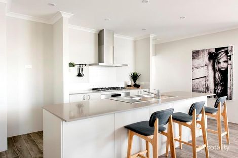 Property photo of 9 Arawatta Loop Madora Bay WA 6210