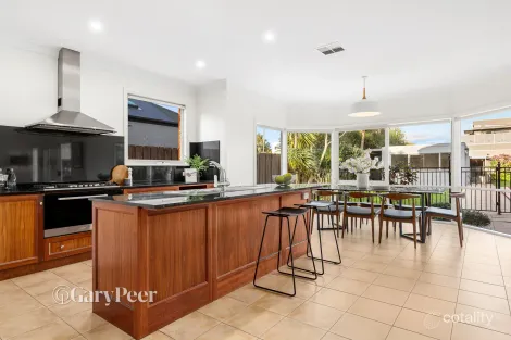Property photo of 82 Orrong Crescent Caulfield North VIC 3161