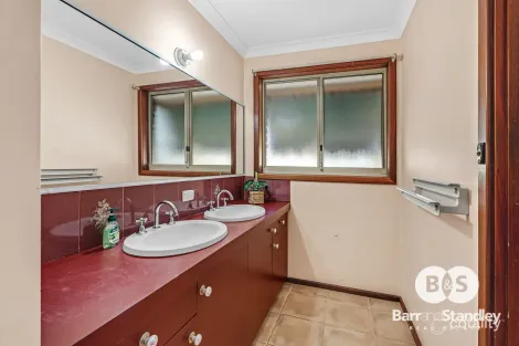 Property photo of 55 Murnane Crescent Stratham WA 6237