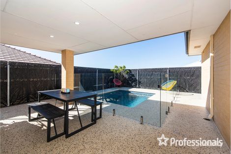 Property photo of 11 Pierre Bend Ellenbrook WA 6069