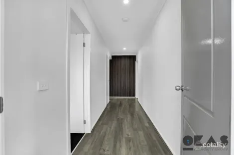 Property photo of 1 Vestige Circuit Tarneit VIC 3029