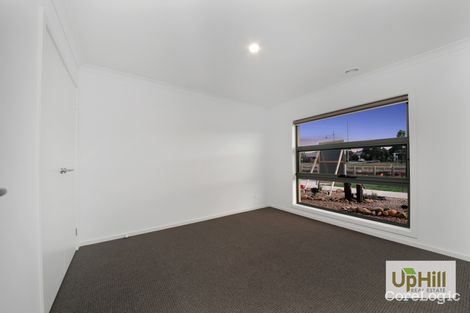 Property photo of 24 Scotland Circuit Cranbourne West VIC 3977