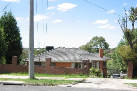 12 Larkspur Ave, Doncaster, VIC 3108