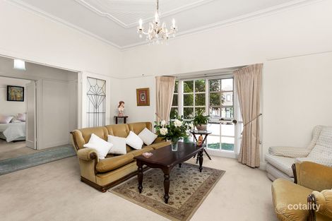 Property photo of 32 Wickham Grove Strathmore VIC 3041