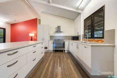 Property photo of 8 Gumtree Court Herbert NT 0836