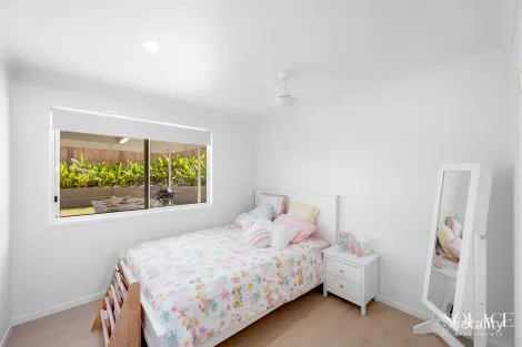 Property photo of 16 Curtis Avenue Boyne Island QLD 4680