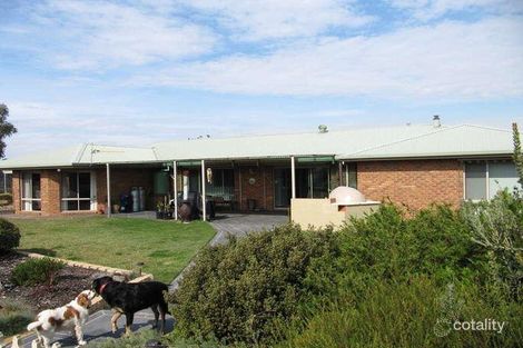 25 Three Chain Rd, Maffra, VIC 3860