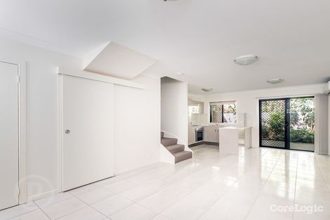 Property photo of 2/4 Greenbank Street Chermside QLD 4032