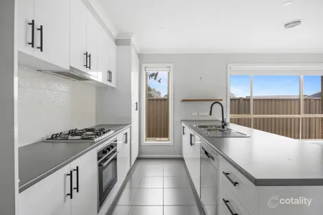 Property photo of 3/100A Beverin Street Sebastopol VIC 3356