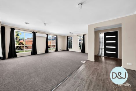 Property photo of 42 Bellbrae Crescent Cranbourne West VIC 3977