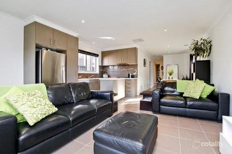 Property photo of 2/4 Durville Street Wyndham Vale VIC 3024