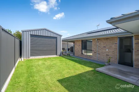 Property photo of 21 Gecko Place Ningi QLD 4511
