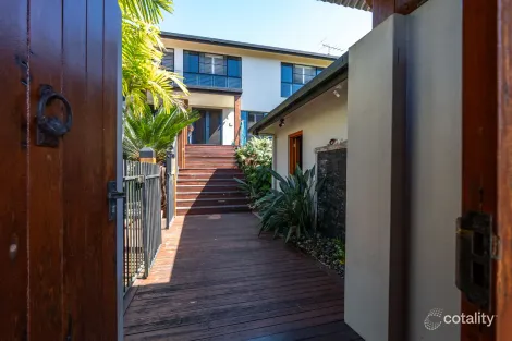 Property photo of 9 Dunkalli Crescent Wongaling Beach QLD 4852
