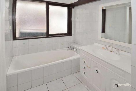 Property photo of 3 Camelot Drive Albanvale VIC 3021