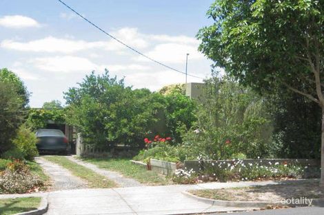 5 Hutchinson St, Burwood East, VIC 3151